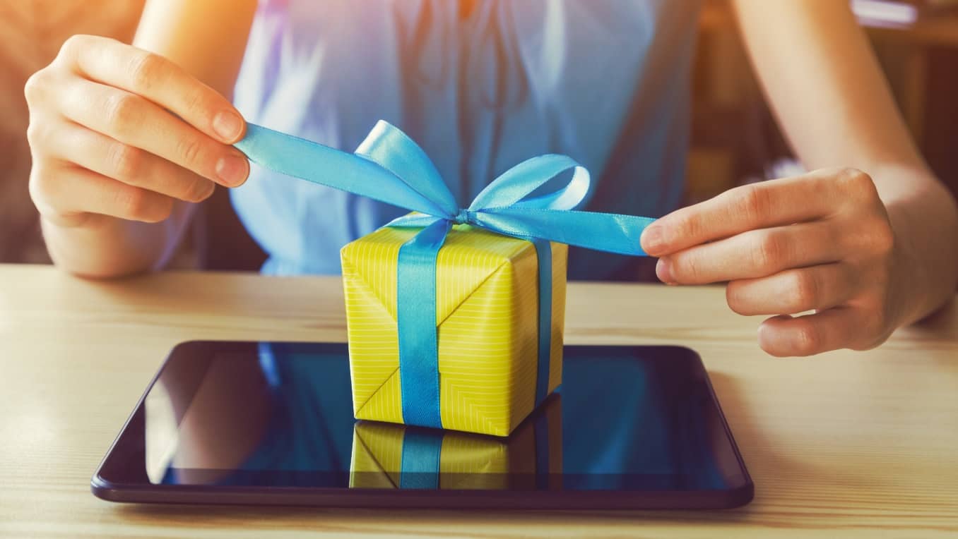 3 Ways to Give the Gift of Listening this Year